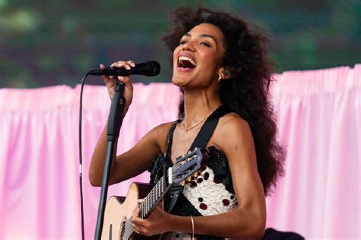 Olivia Dean Growth (★★★) De betere melancholische avondmuziek